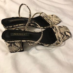 🖤 Strappy Snakeskin Block-Heel Sandals 🖤